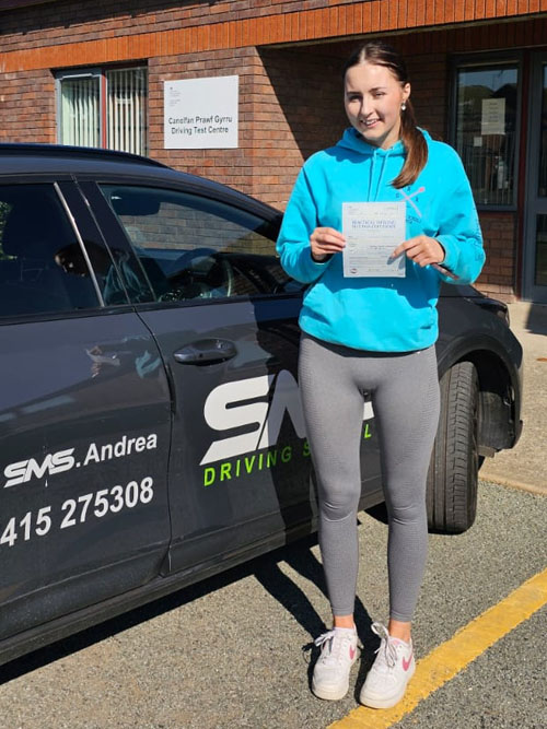 A great start to the week for Emily who's passed her automatic test today 1st time in the automatic vehicle. Emily had professional tuition from Andrea Jones. Thank you for choosing SMS. Stay safe from all the team.