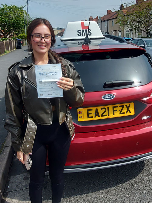 Congratulations to Nis for passing her manual driving test 1st time under the professional guidance of Simon Vicary. Thank you for choosing SMS. Stay safe from all the team.